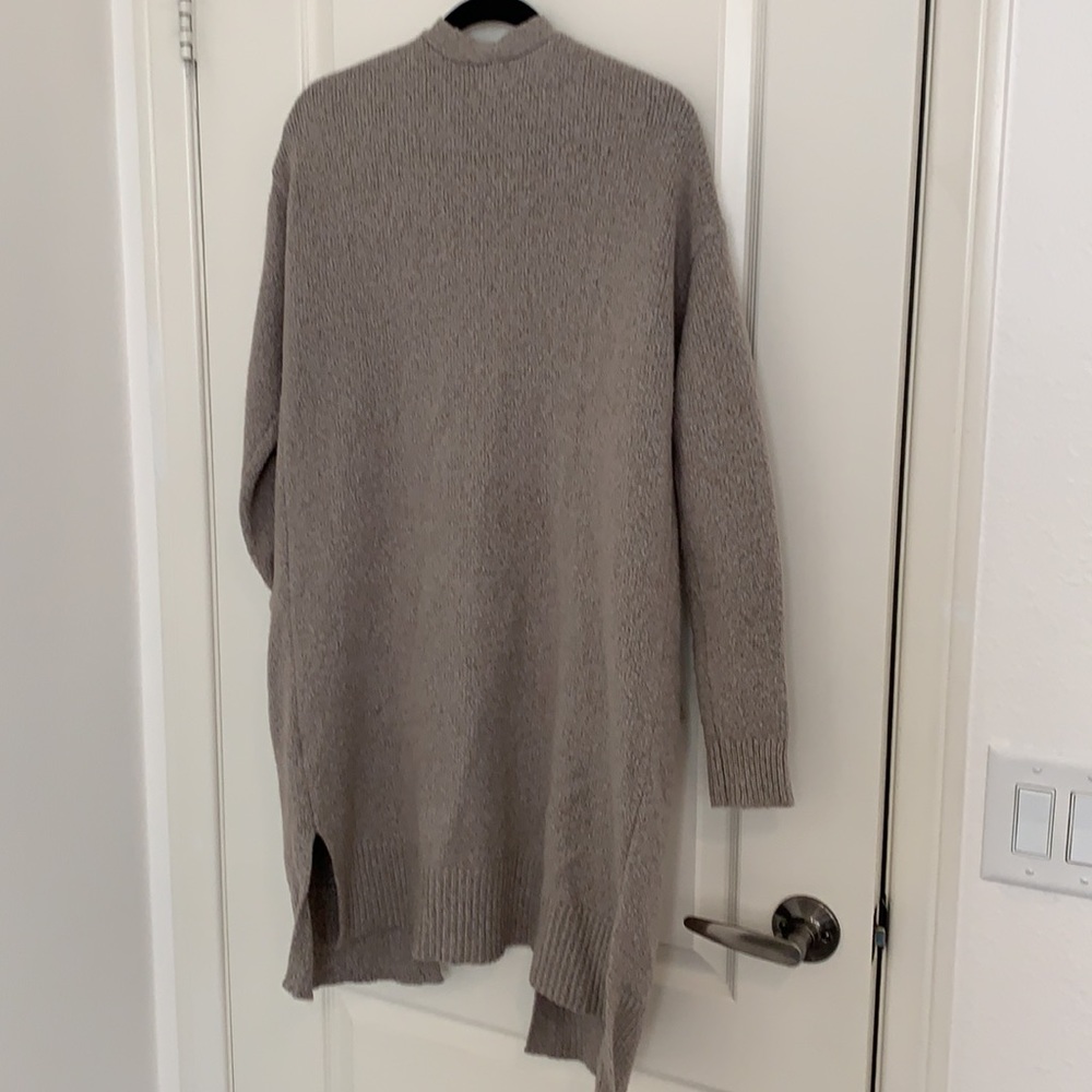 ON coat sweater. - Picture 9 of 9